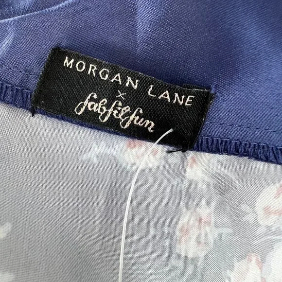Morgan Lane Satin Robe Blue Floral Rose Print size S/M FabFitFun NWT - Picture 6 of 6